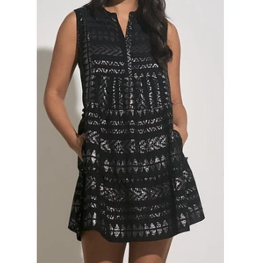 ELAN Sleeveless Metallic Dress in black